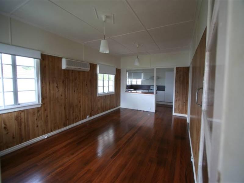 19 Wood Street, Manly QLD 4179