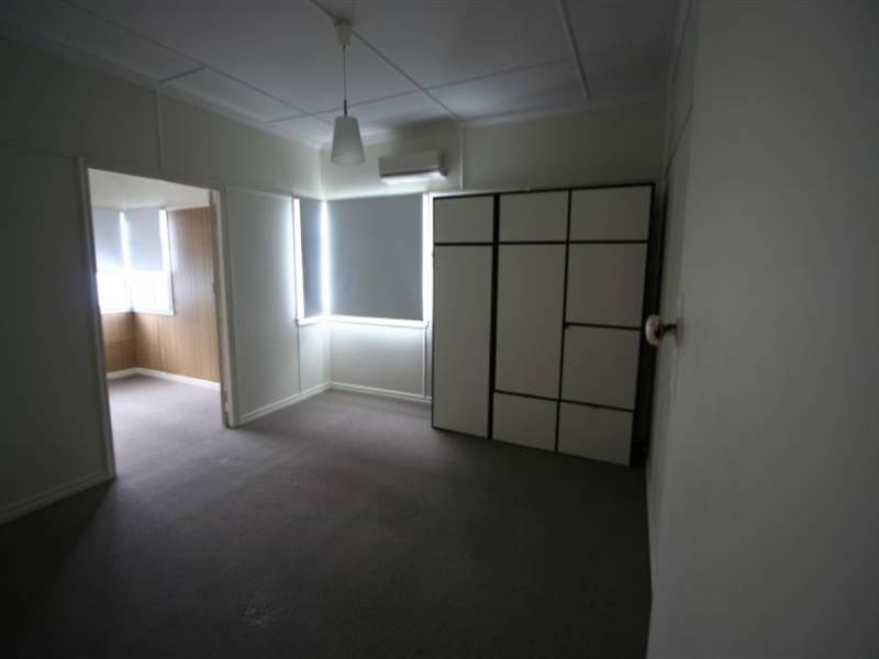 19 Wood Street, Manly QLD 4179