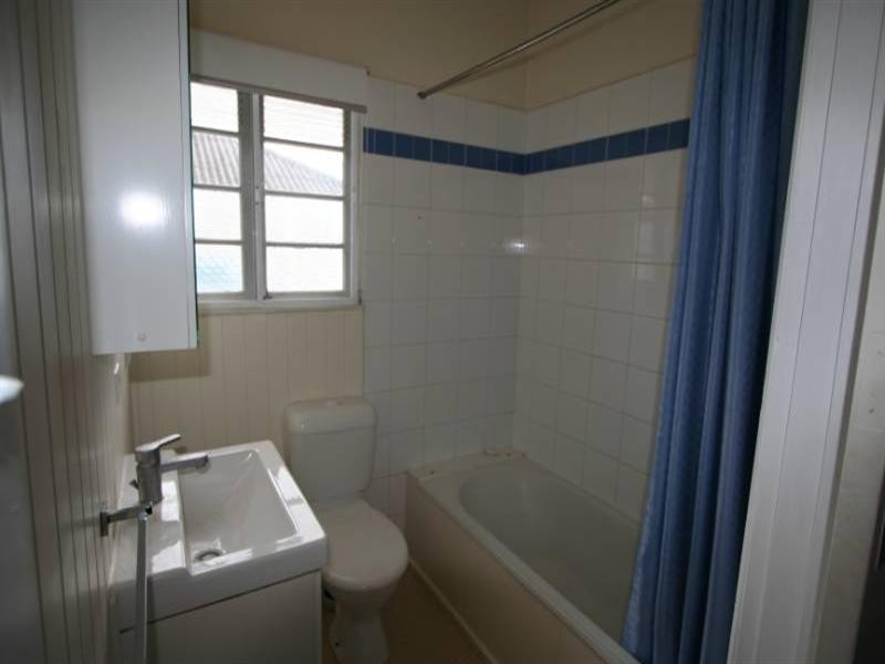 19 Wood Street, Manly QLD 4179