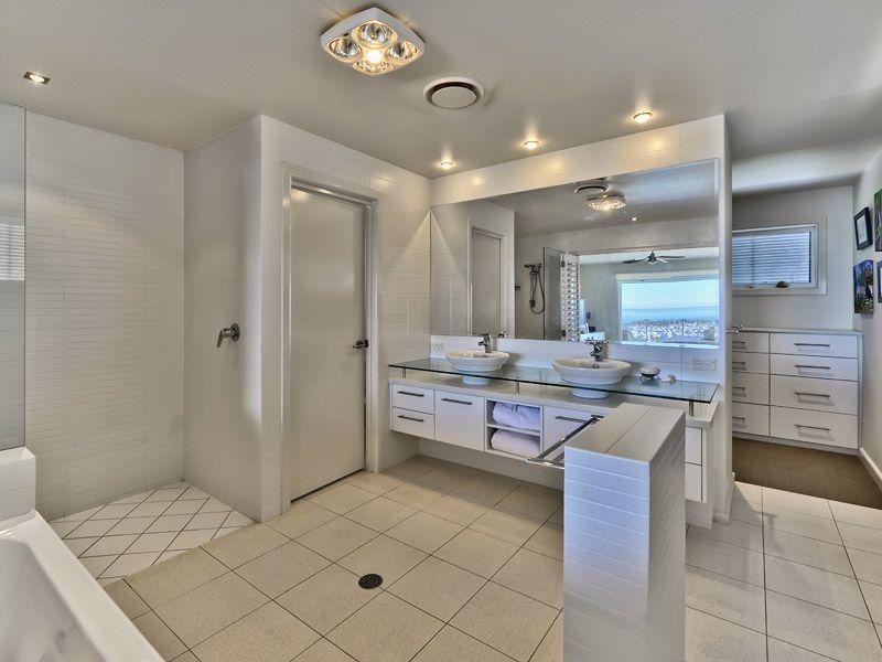 7 Valetta Street, Manly QLD 4179