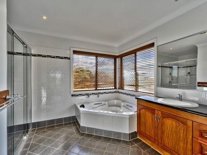 92 Hannah Circuit, Manly West QLD 4179