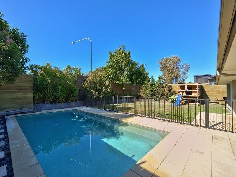 3 Red Gum Crescent, Wakerley QLD 4154