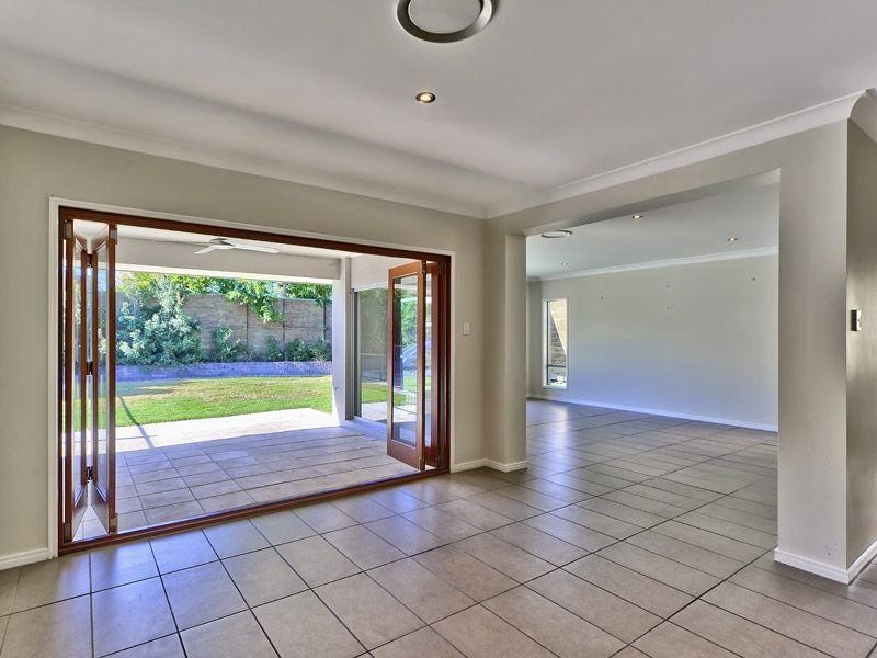 3 Red Gum Crescent, Wakerley QLD 4154