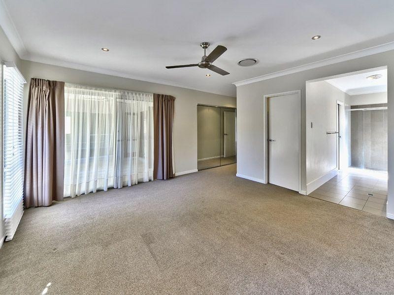 3 Red Gum Crescent, Wakerley QLD 4154