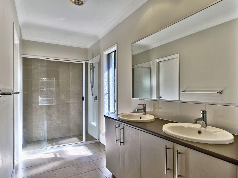 3 Red Gum Crescent, Wakerley QLD 4154