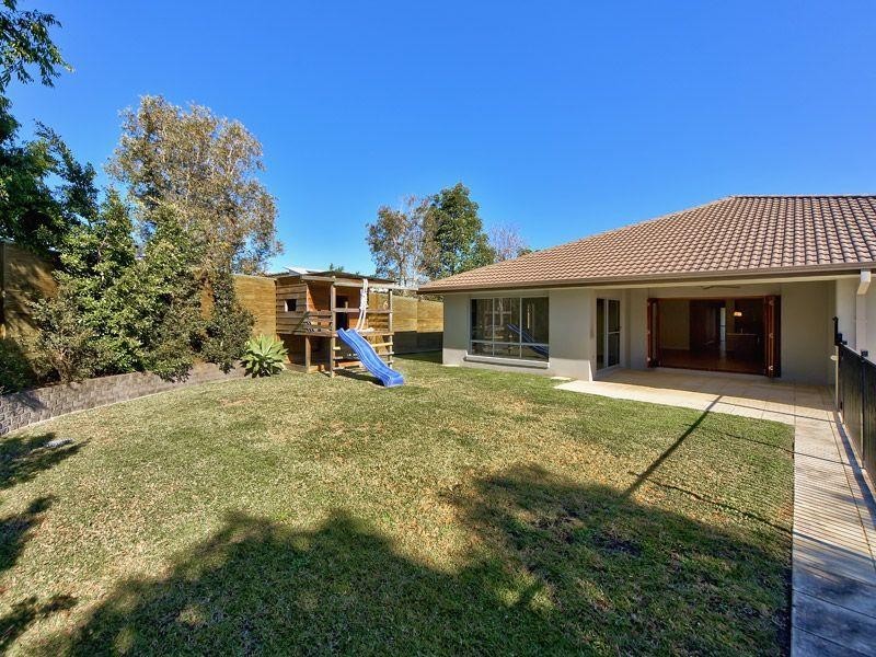 3 Red Gum Crescent, Wakerley QLD 4154