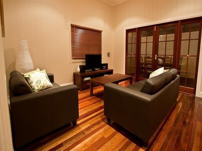 47 Yamboyna Street, Manly QLD 4179