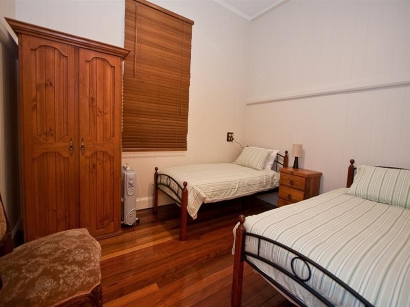 47 Yamboyna Street, Manly QLD 4179