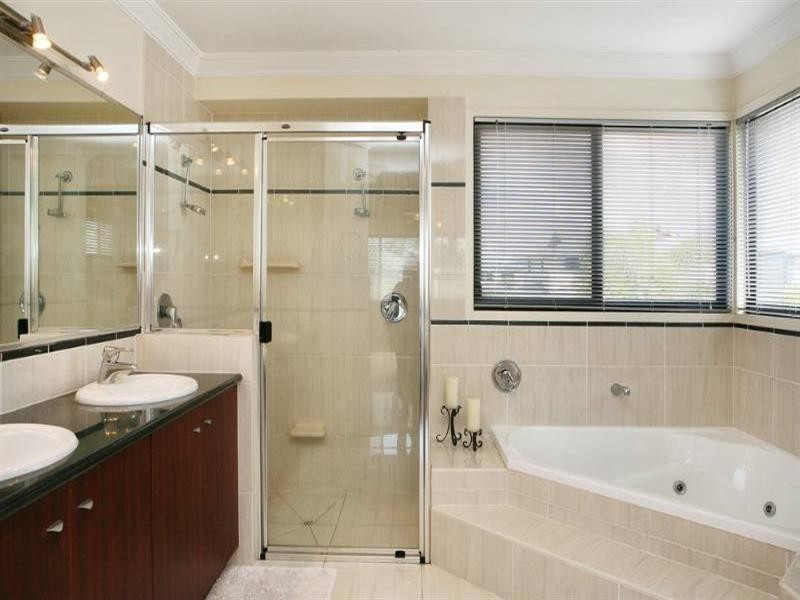 51 Hannah Circuit, Manly West QLD 4179