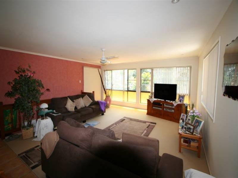 2 Lenora Street, Manly West QLD 4179