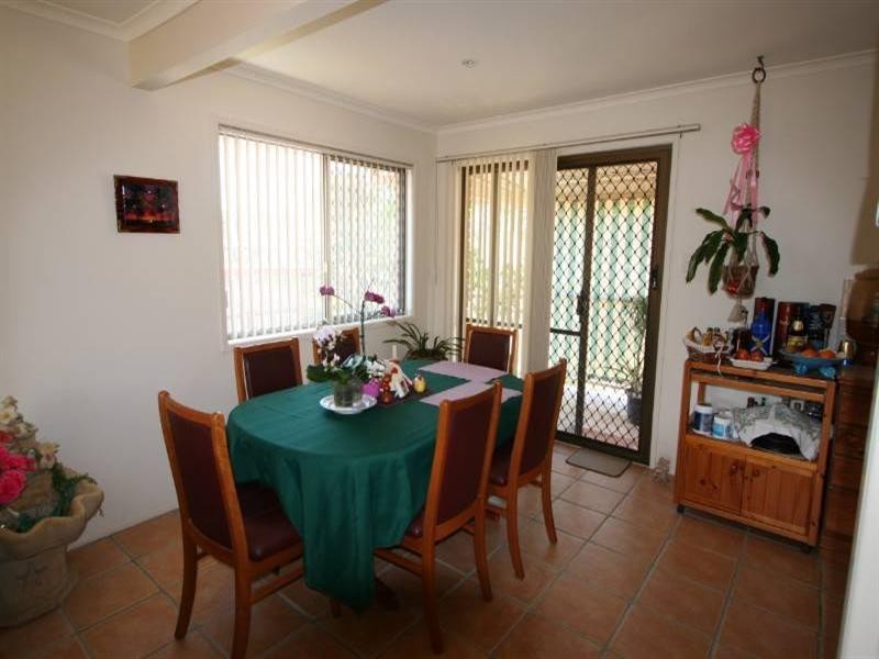 2 Lenora Street, Manly West QLD 4179