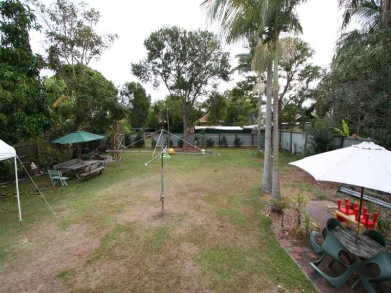 17 Coolana Street, Lota QLD 4179