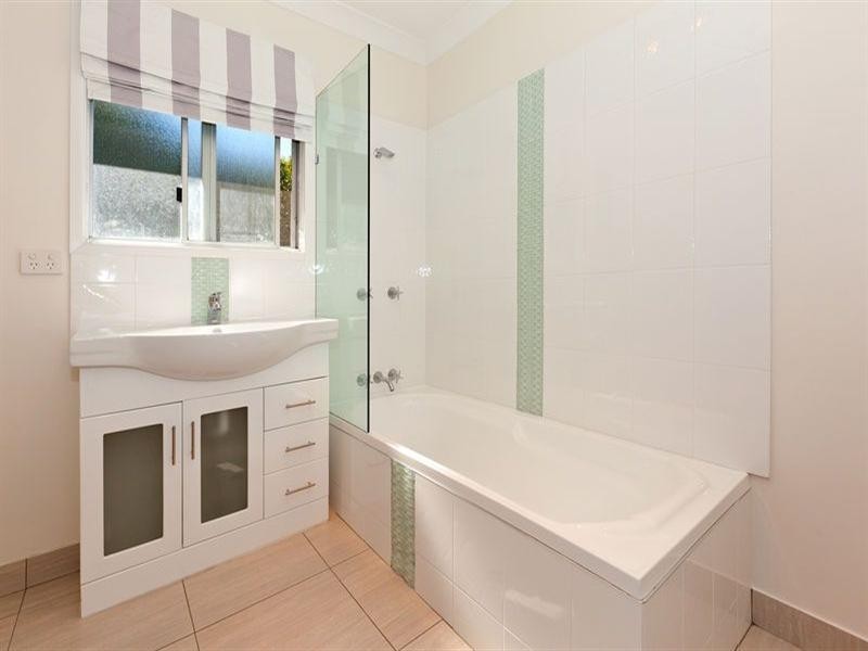 30 Jayben Street, Wynnum West QLD 4178