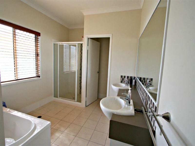 29 Davidson Street, Wynnum QLD 4178