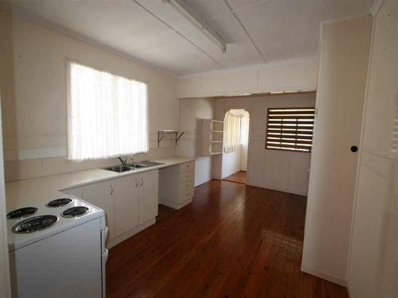 305 Upper Esplanade, Manly QLD 4179