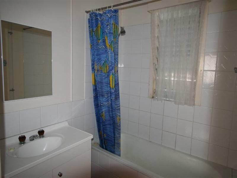 305 Upper Esplanade, Manly QLD 4179