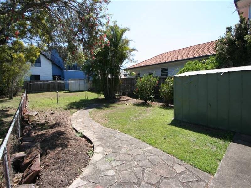 305 Upper Esplanade, Manly QLD 4179