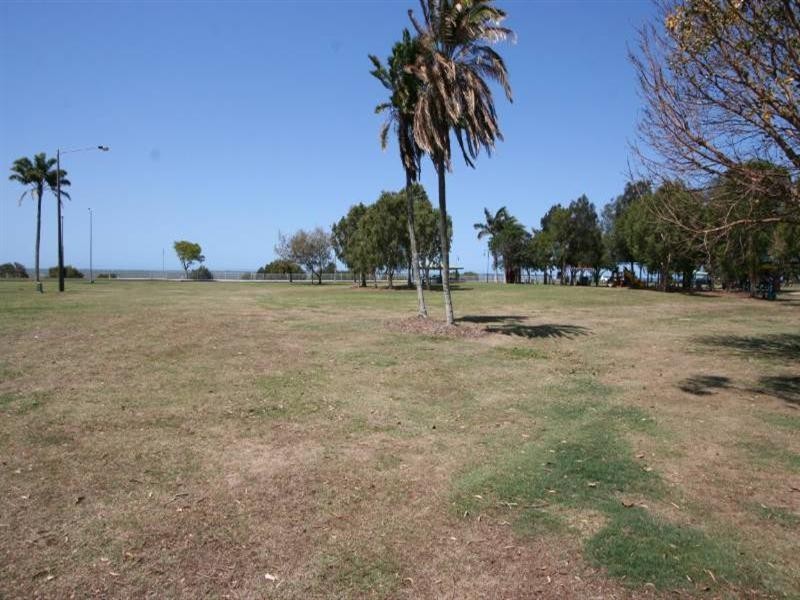 305 Upper Esplanade, Manly QLD 4179