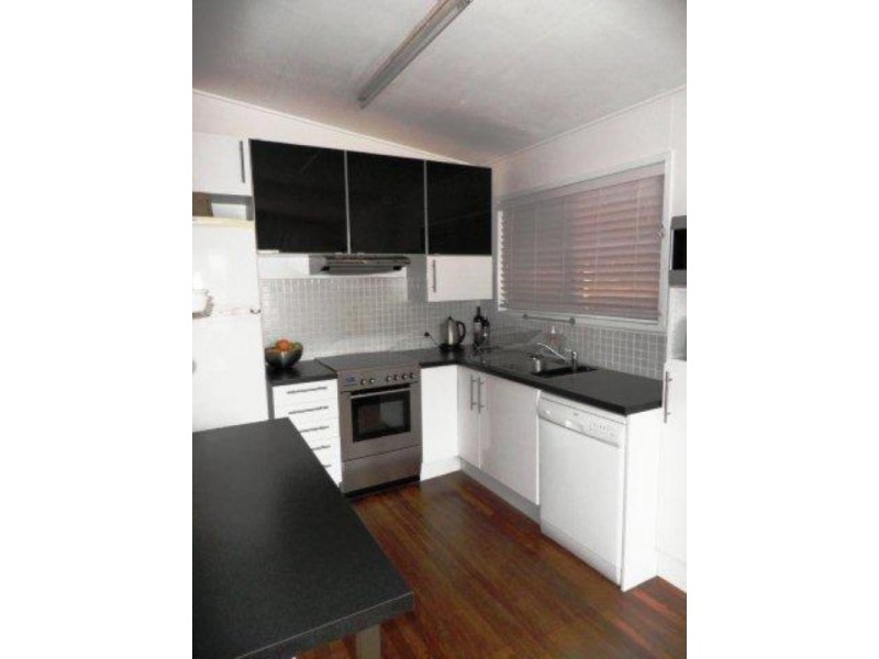 69 Wondall Road, Wynnum West QLD 4178