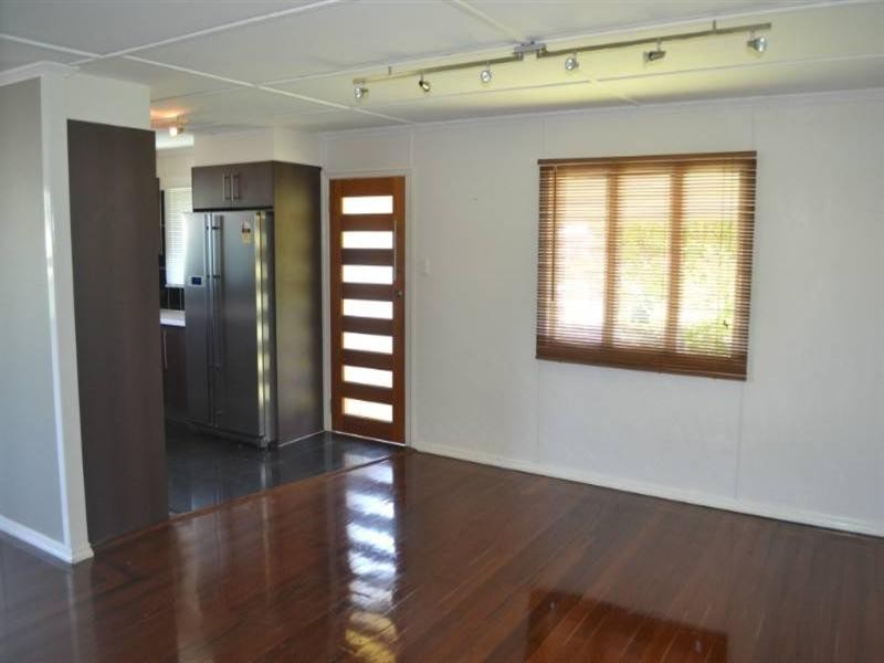 17 Claymeade Street, Wynnum QLD 4178
