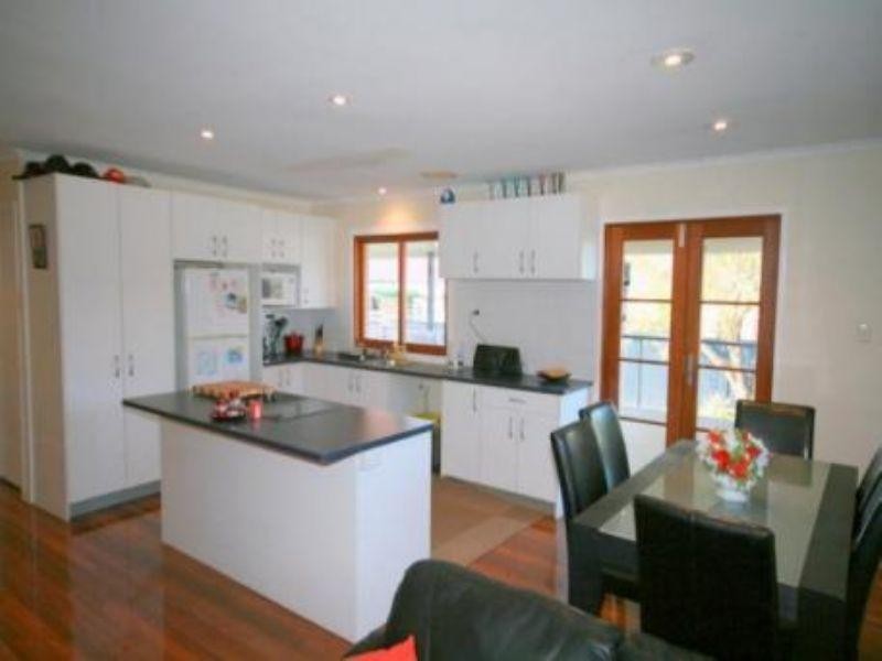 25 Pavlu Street, Wynnum West QLD 4178