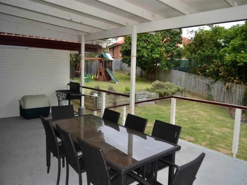 81 Roseneath Parade, Wynnum West QLD 4178