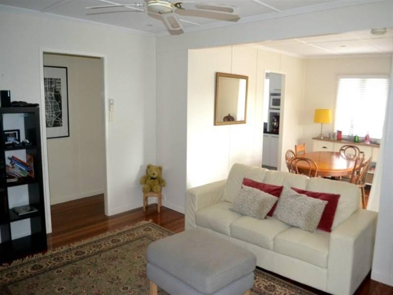 81 Roseneath Parade, Wynnum West QLD 4178