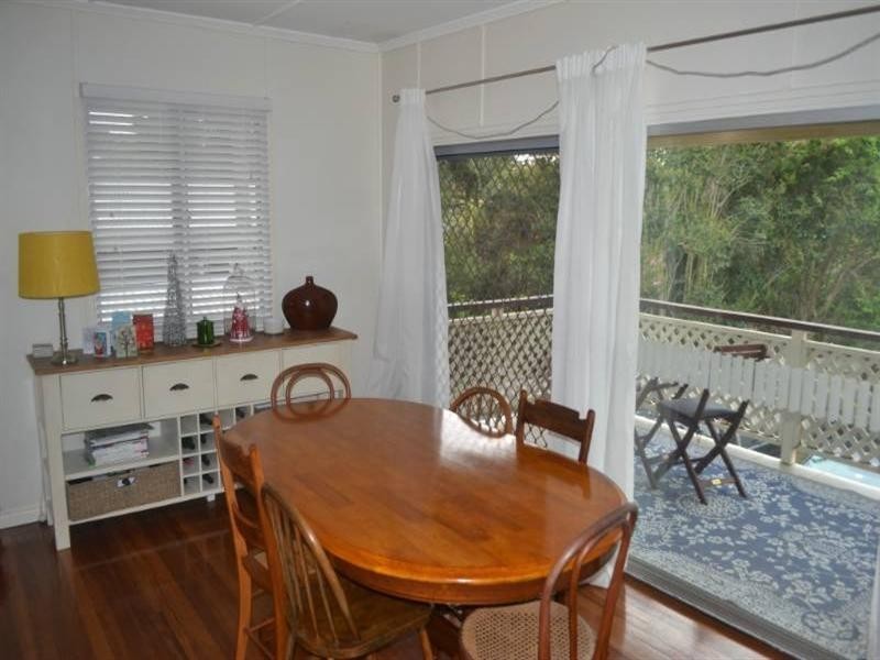 81 Roseneath Parade, Wynnum West QLD 4178