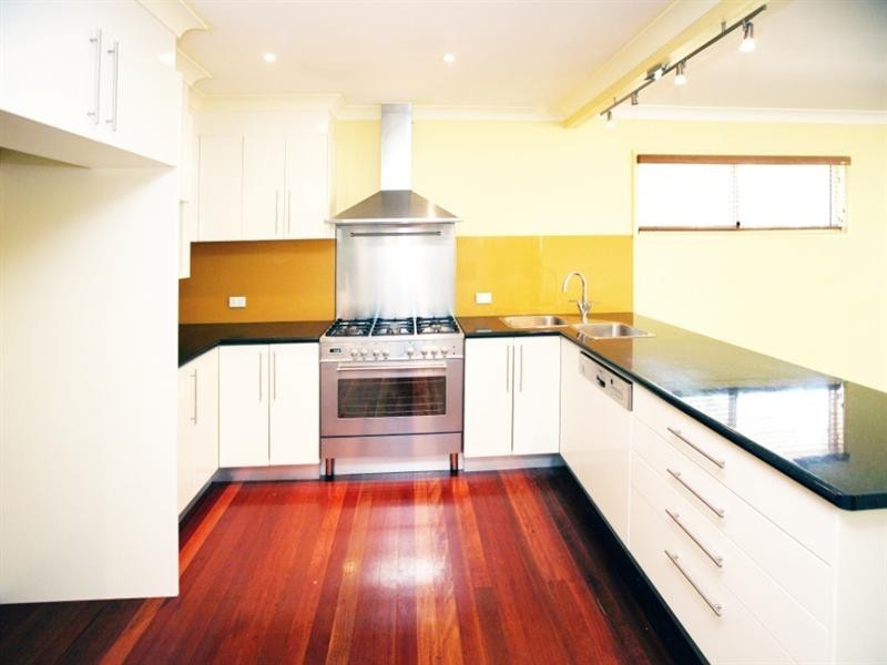 39 Hannam Street, Wynnum QLD 4178