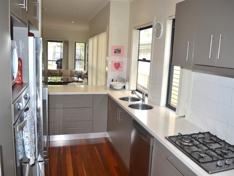 44 Parkview Avenue, Wynnum QLD 4178