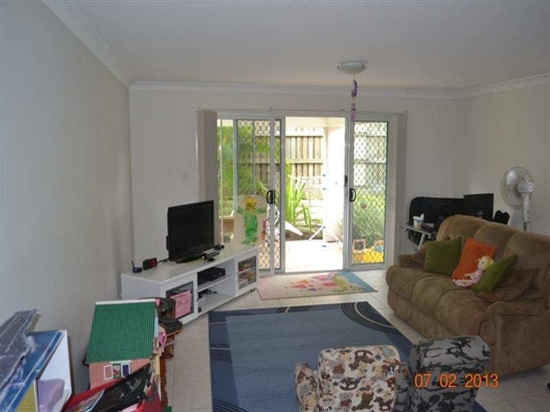 8 Rymera Crescent, Wakerley QLD 4154