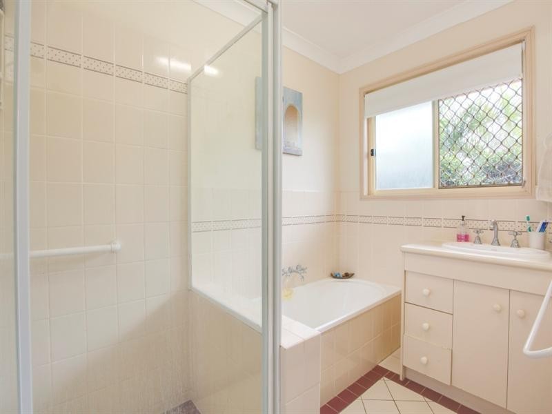 121 Talwong Street, Manly West QLD 4179