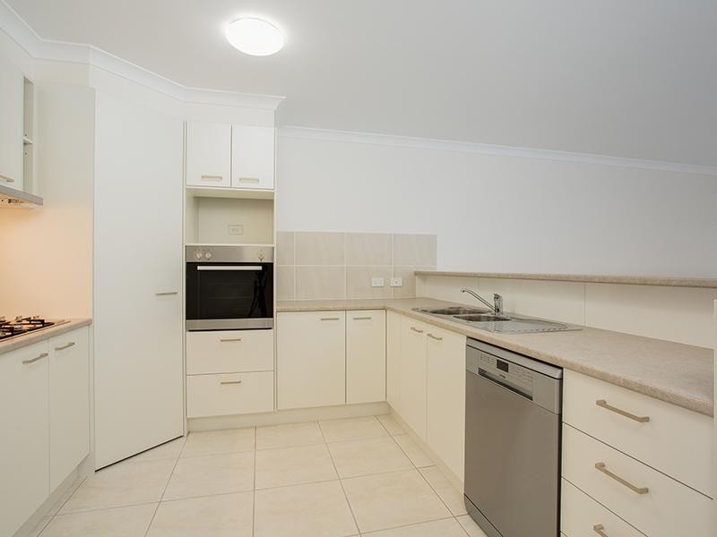 63 Bulgin Avenue, Wynnum West QLD 4178