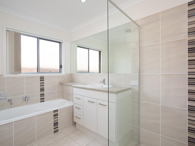 63 Bulgin Avenue, Wynnum West QLD 4178