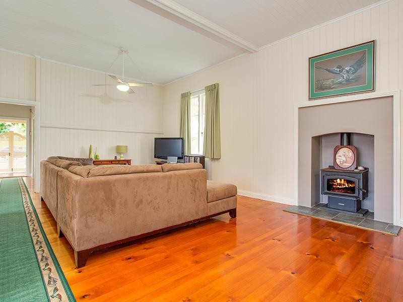 237 Ernest Street, Lota QLD 4179