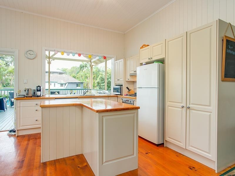 237 Ernest Street, Lota QLD 4179