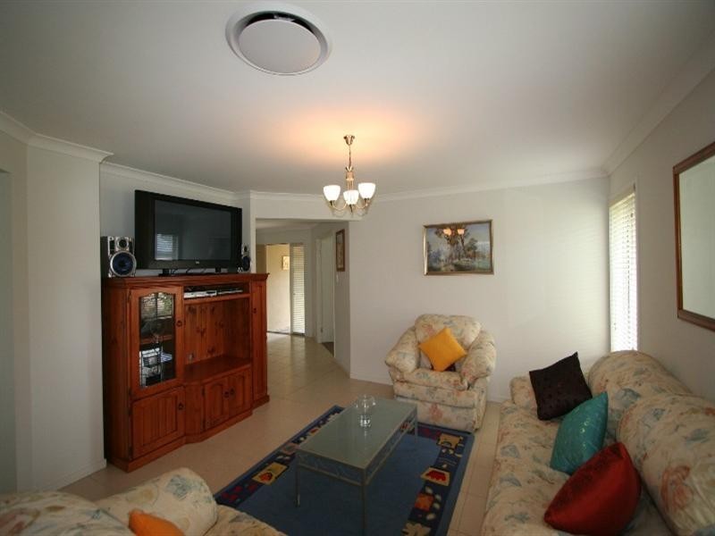 6 Creswick Close, Manly West QLD 4179