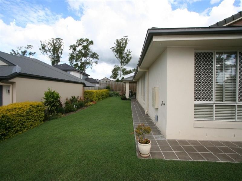 6 Creswick Close, Manly West QLD 4179