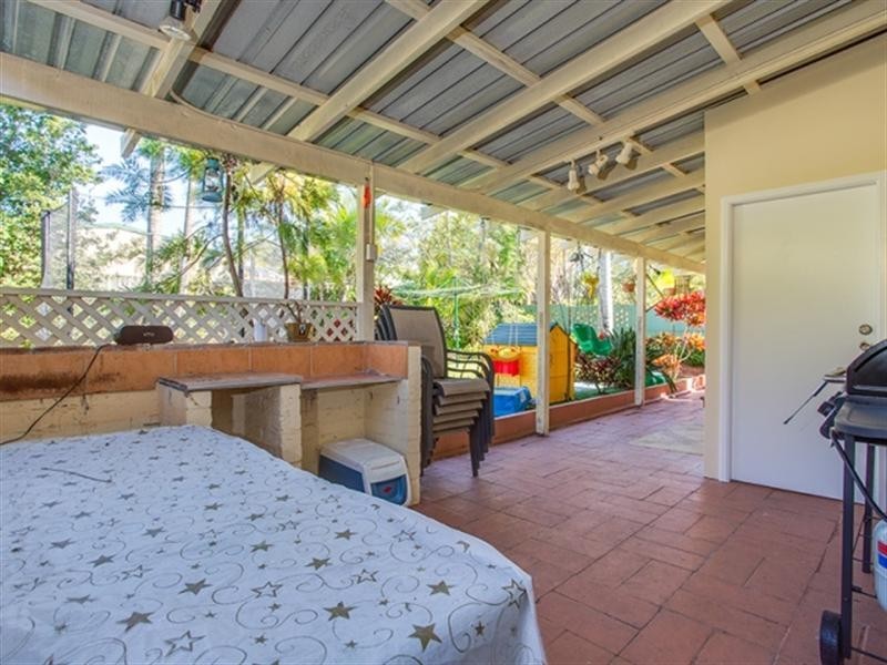 37 Cranston Street, Wynnum West QLD 4178