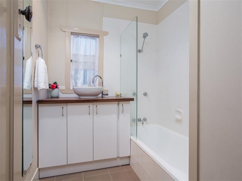 15 Shepherd Street, Wynnum QLD 4178