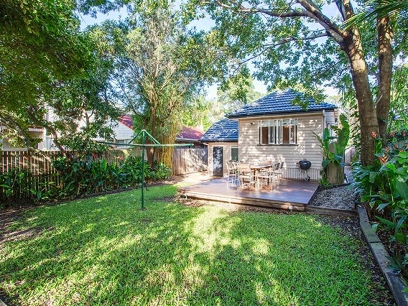 15 Shepherd Street, Wynnum QLD 4178