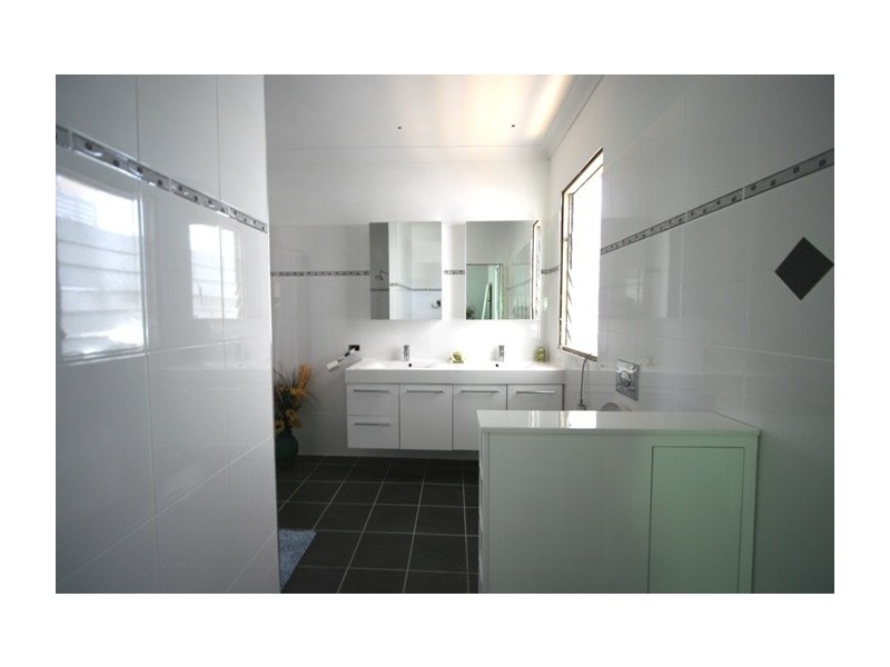 17 Cobar Street, Lota QLD 4179
