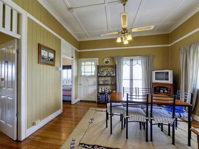 11 Haylock Street, Wynnum QLD 4178