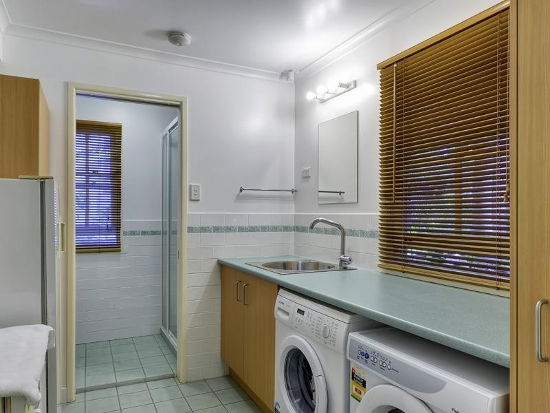 11 Haylock Street, Wynnum QLD 4178
