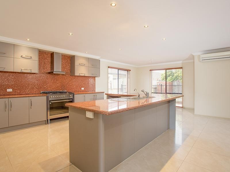 18 Balgowlah Street, Wakerley QLD 4154