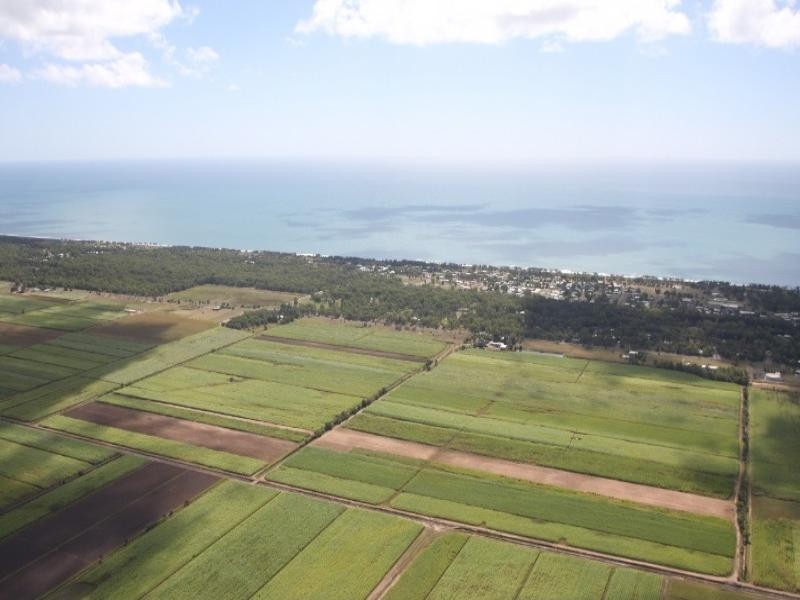 Moore Park Beach QLD 4670