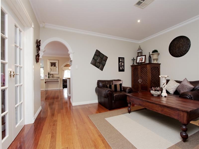 10 Dawnview Rise, Ellenbrook WA 6069