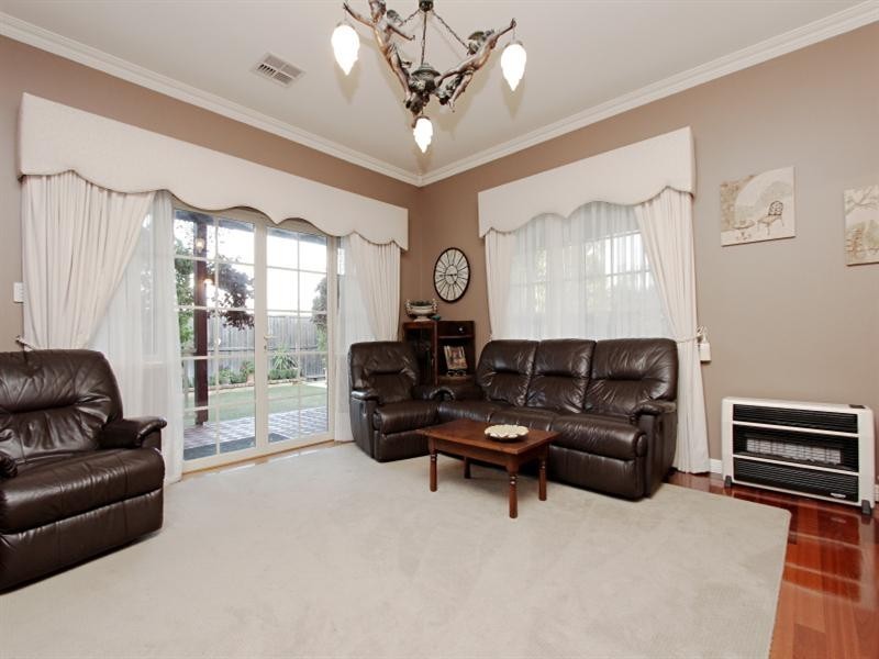 10 Dawnview Rise, Ellenbrook WA 6069