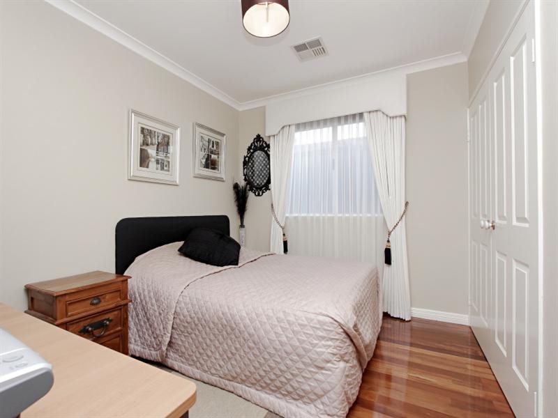 10 Dawnview Rise, Ellenbrook WA 6069