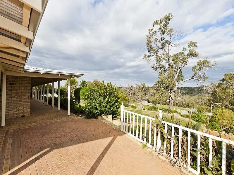 135 Clarkson Road, Bullsbrook WA 6084
